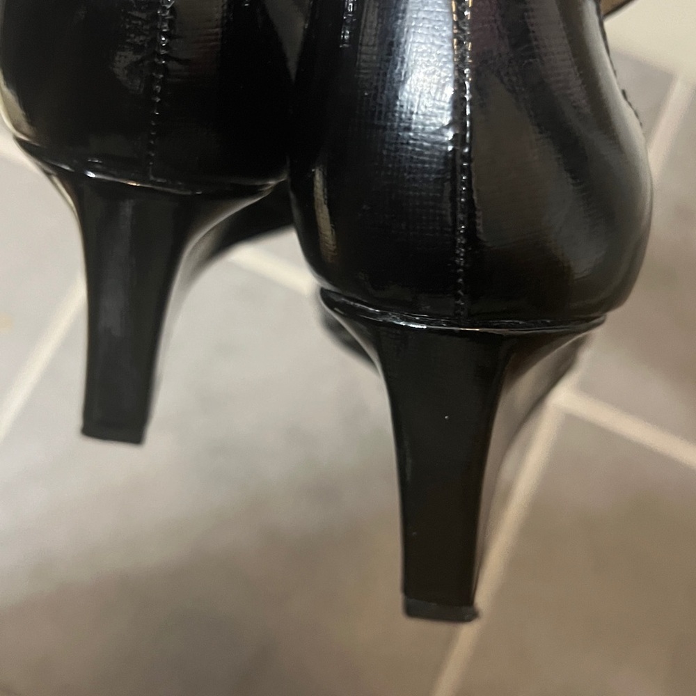 Diane Von Furstenberg women’s shoes Sz 5.5 Wedge Black Patent Ankle Wrap pointed - Picture 8 of 10